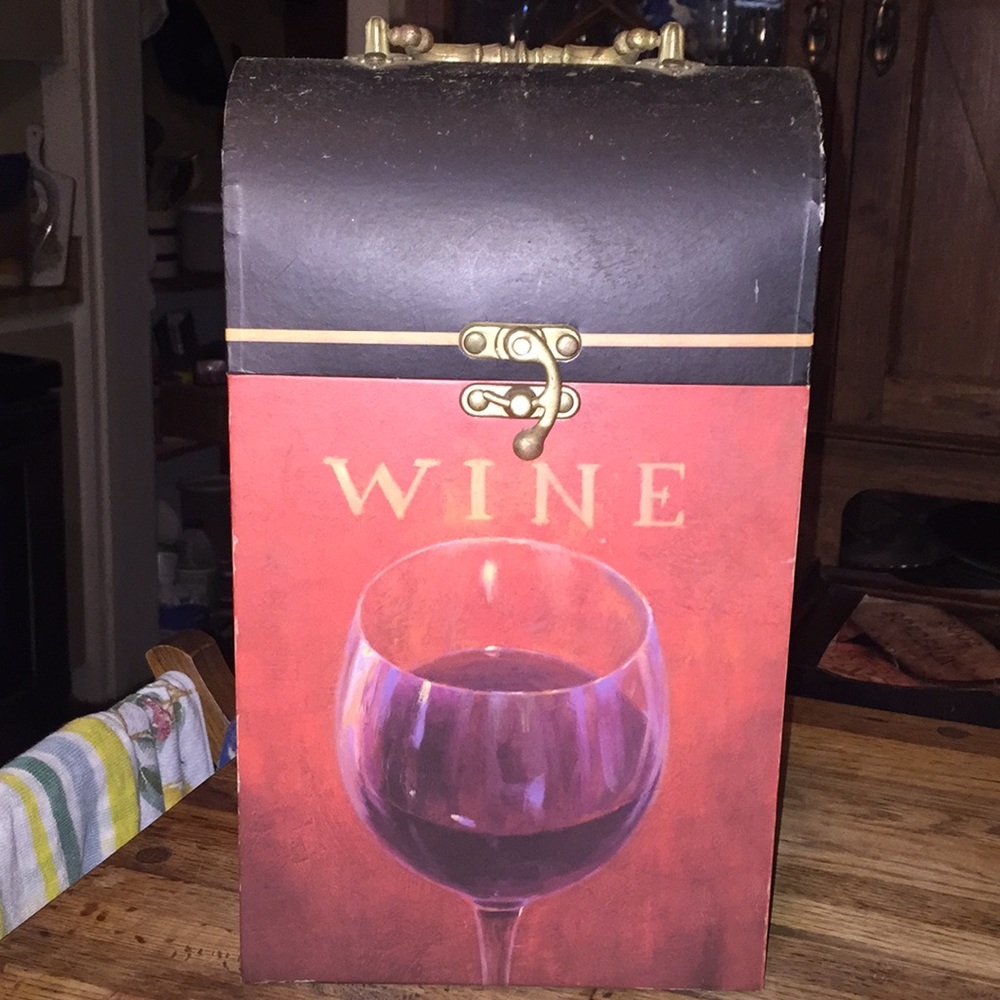 Double wine carrier. Red wine paper brass